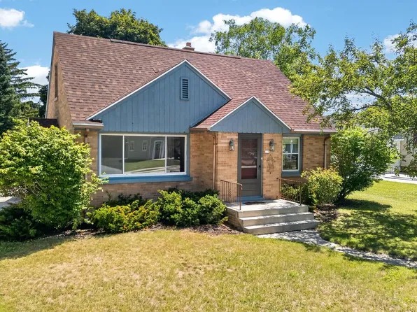 215 N 11th STREET, Oostburg, WI 53070