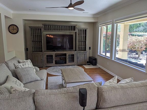 3rd image of 879 Bridalveil Ln