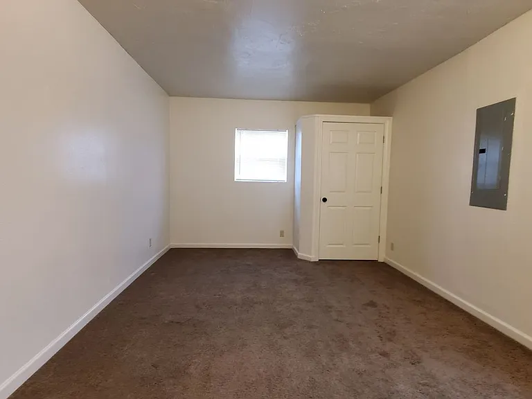 212 Grove St — Photo 10