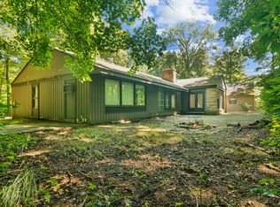 3195 Deerfield Rd, Riverwoods, IL 60015