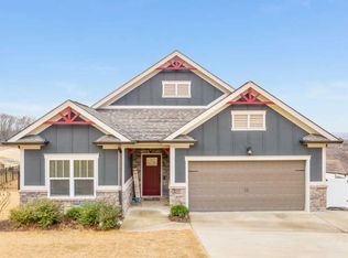 9022 Bear Claw Xing, Ooltewah, TN 37363