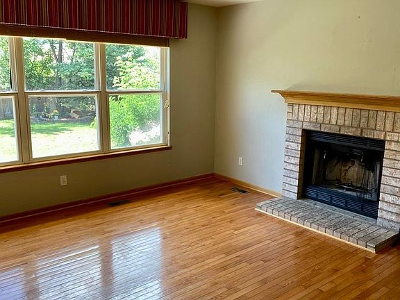 5th image of 4225 Danceglen Dr