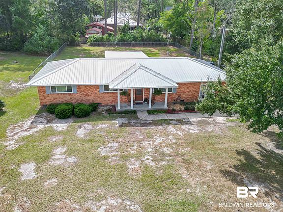 3rd image of 389 W Canal Dr