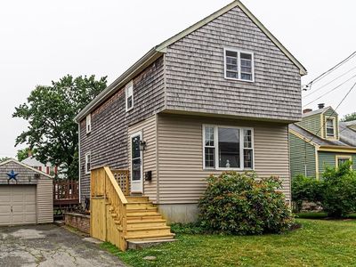 946 Terry Ln, New Bedford, MA, 02745