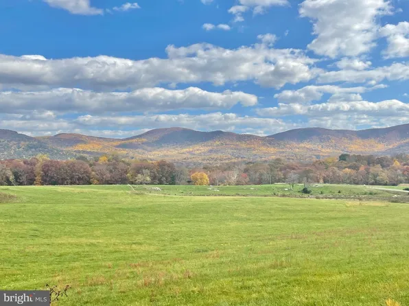 8 Buck Mountain Rd, Bentonville, VA 22610