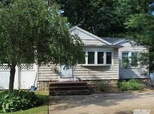 333 Fern St, South Hempstead, NY 11550