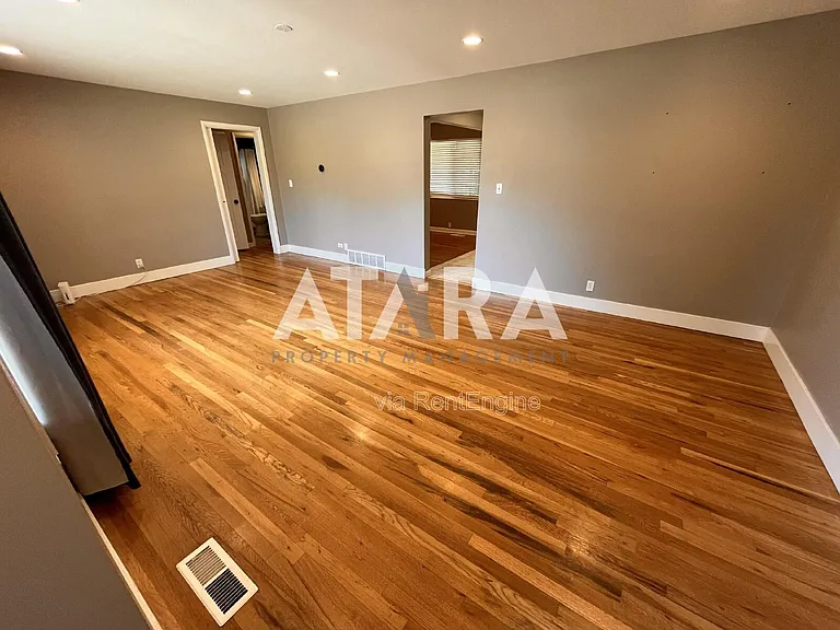 8696 S 1645 E — Photo 6