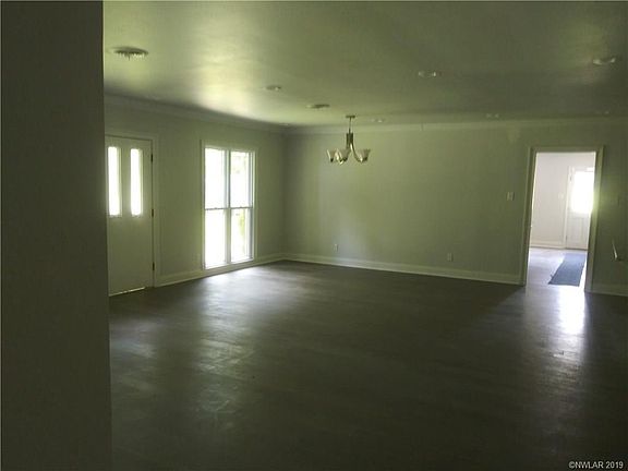 4th image of 32 Lake Forest Hls
