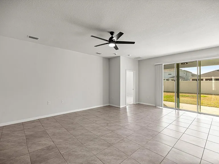 8931 SW 49th Cir — Photo 10
