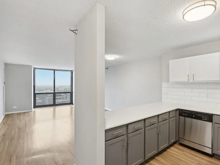 100 Forest Place Apartments — Photo 51