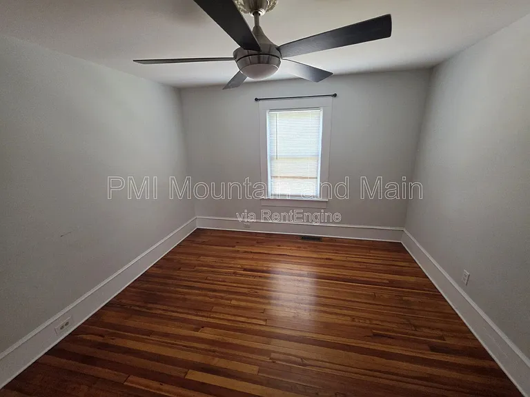 161 Logan Ave — Photo 28
