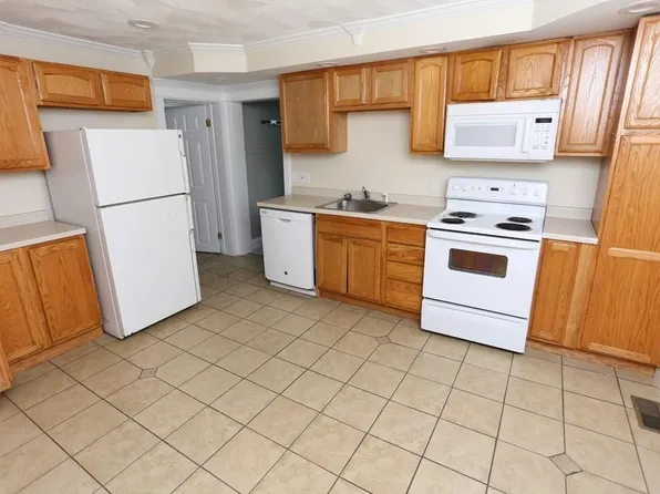 16 Grant St, South Hadley, MA 01075