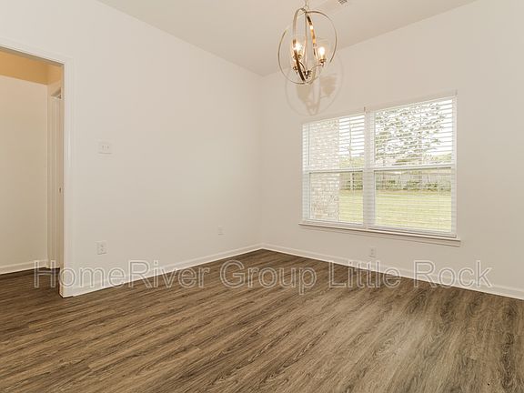 4th image of 4560 Western Woods Dr
