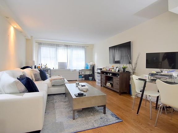 5th image of 155 E 34th St APT 2O