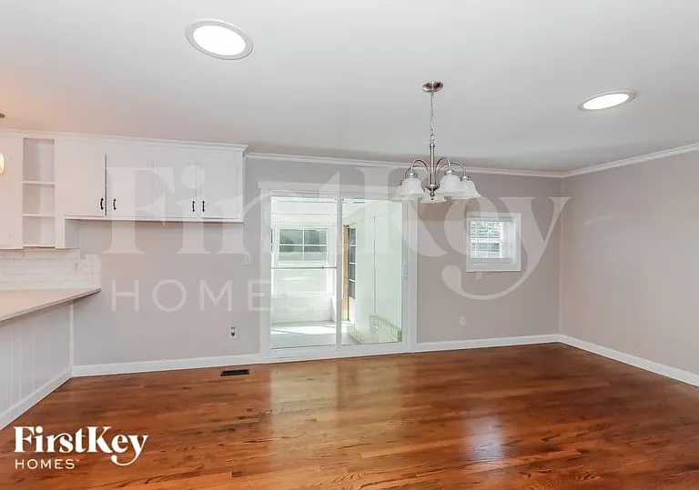 120 Keowee Cir — Photo 5