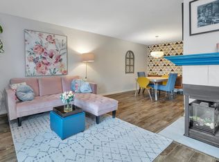 Carriage Lane, Edmonton, AB T6M 1B4