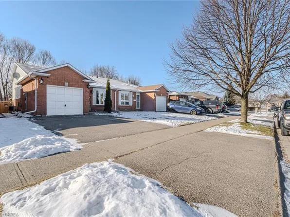 44 Buchanan Cres, Brantford, ON N3P 2A5