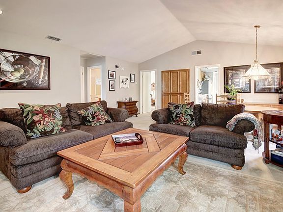 4th image of 1641 Woodhill Dr