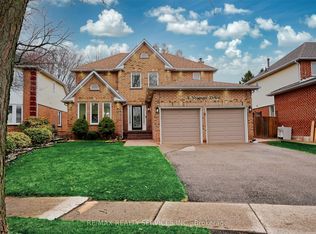 8 Yeoman Dr, Brantford, ON N3R7S8
