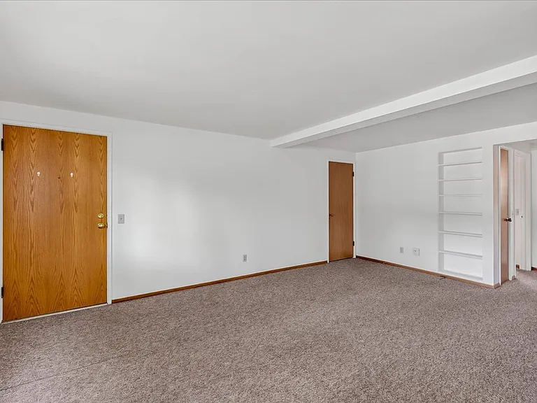 5809 Raymond Rd — Photo 7