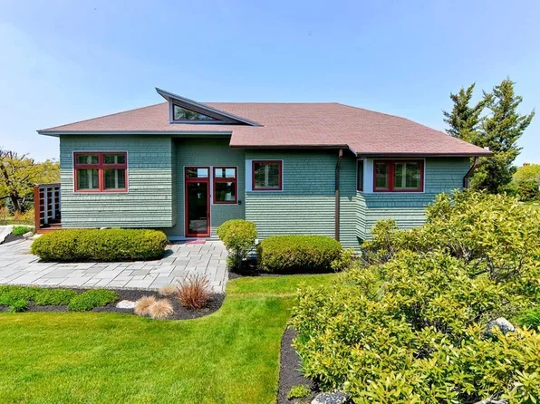 11 Ships Bell Rd, Gloucester, MA 01930