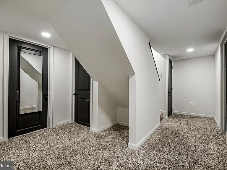 3704 Hamilton St — Photo 28