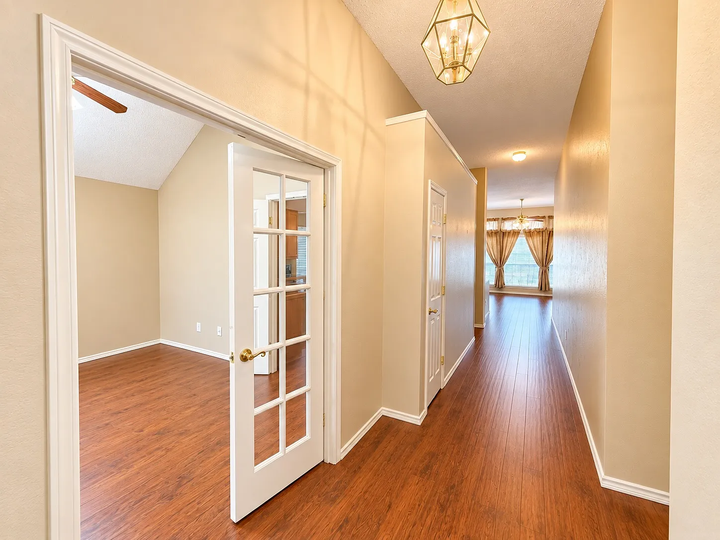 4 bed, 1693 sqft, $2,300 — Photo 3
