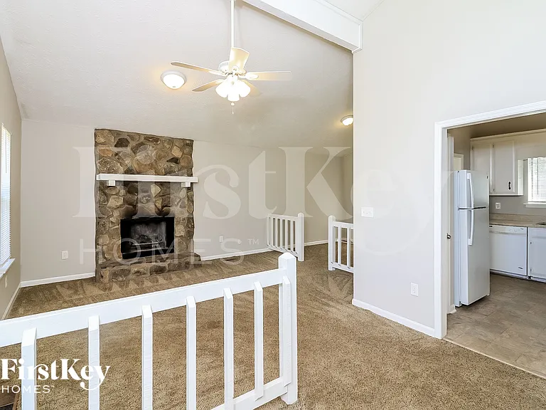 3201 Delhi Dr — Photo 3