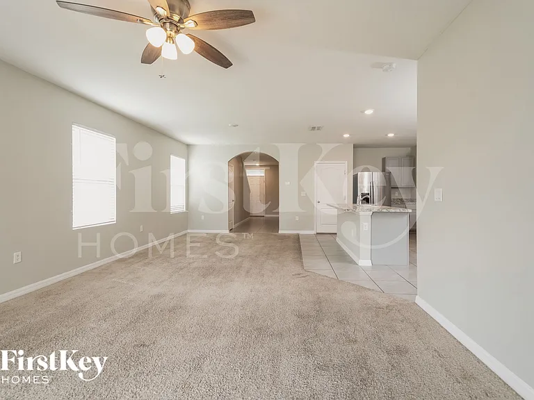 1055 Andean Ln — Photo 3