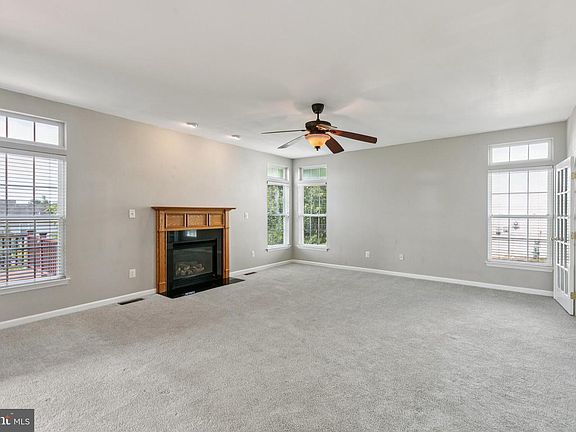 3rd image of 16 Vanburgh Ct