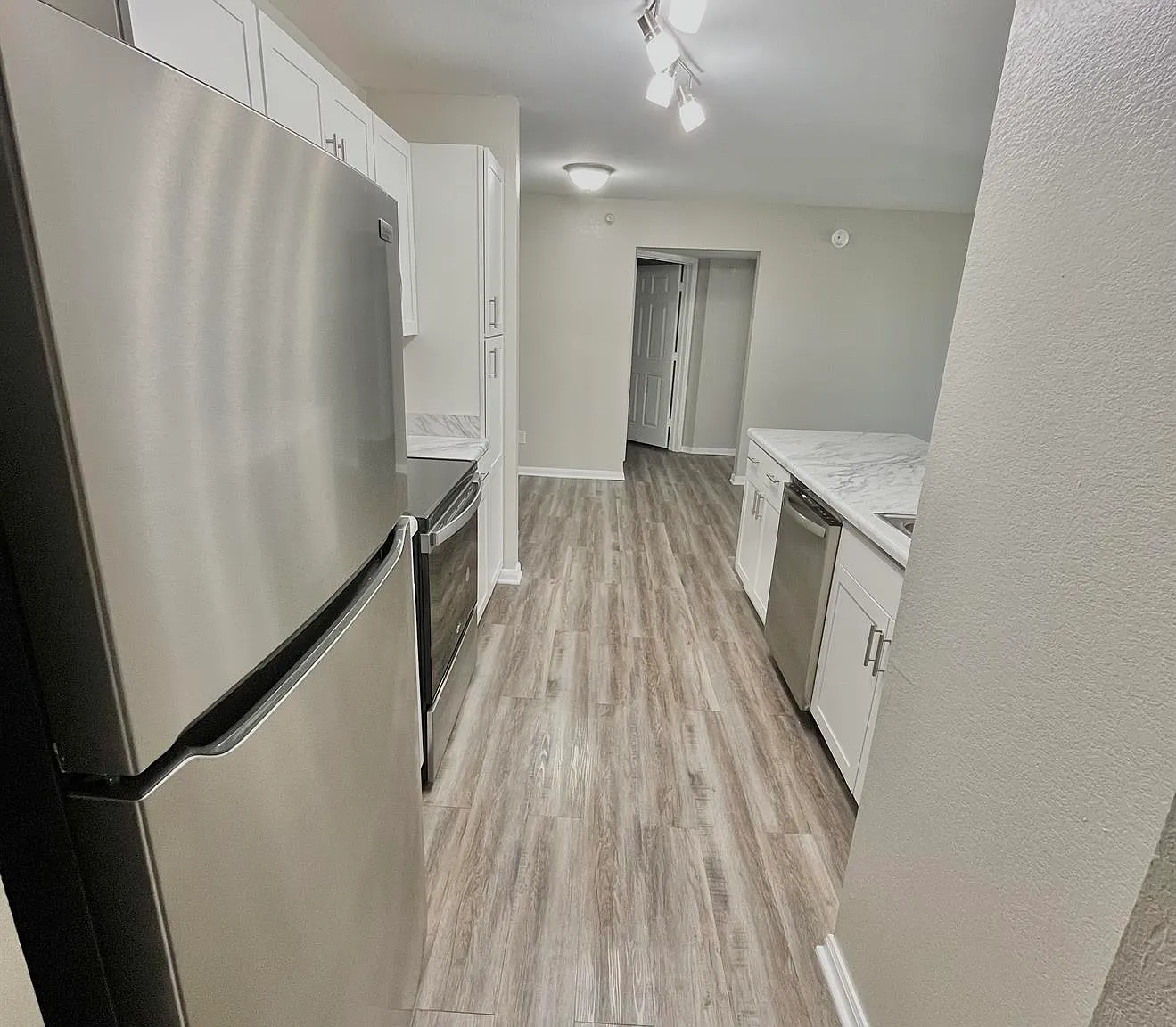 Highline Apartments — Photo 4