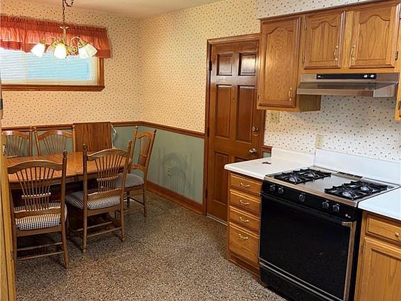 3rd image of 419 Gardere Ave
