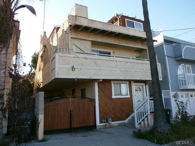 1st image of 215 N Cabrillo Ave