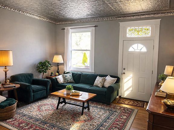 3rd image of 515 Delmar Pl