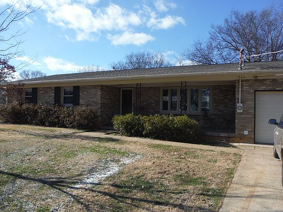 2nd image of 311 McAlpine Dr SE