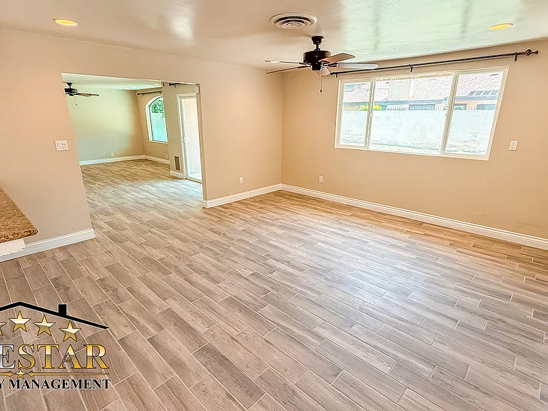 808 Hewlett St — Photo 13