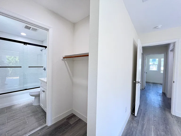 1933 Vestal Ave — Photo 26