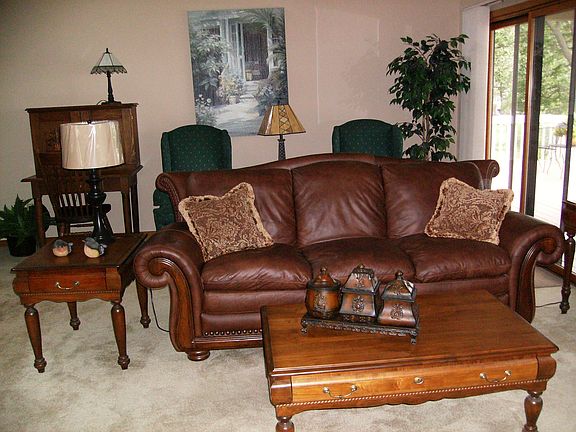 5th image of 2939 Woodhams Ave