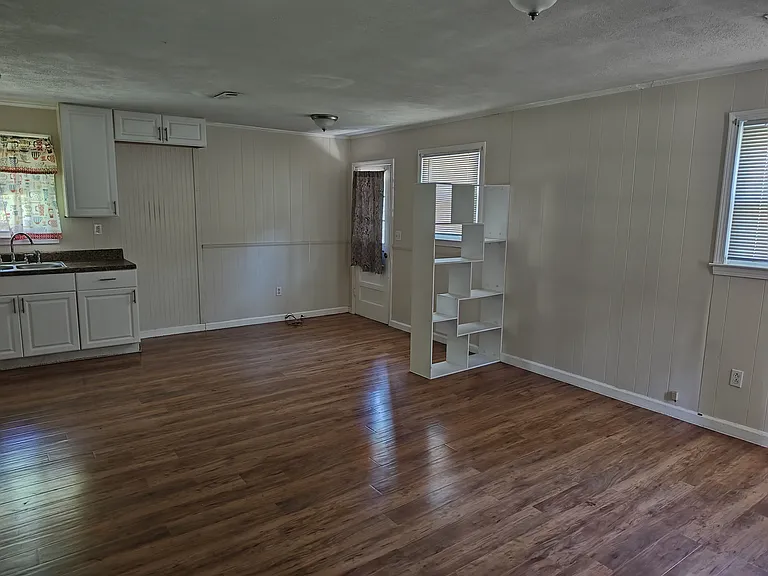 606 King St — Photo 7