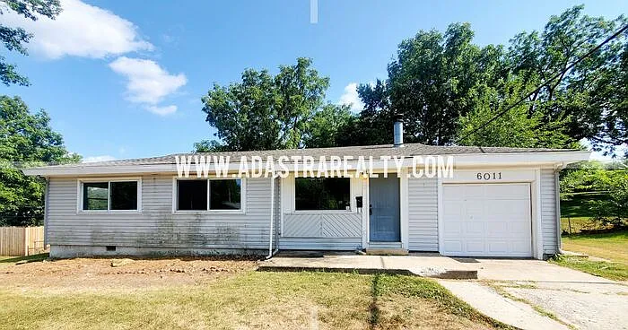 3 bed, 1.0 bath, 986 sqft, $1,595 — Photo 2