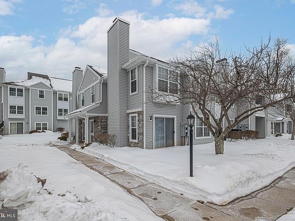 3rd image of 512 Mews Dr