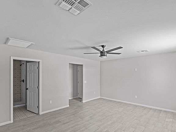 2nd image of 3619 E Felix Blvd #3619