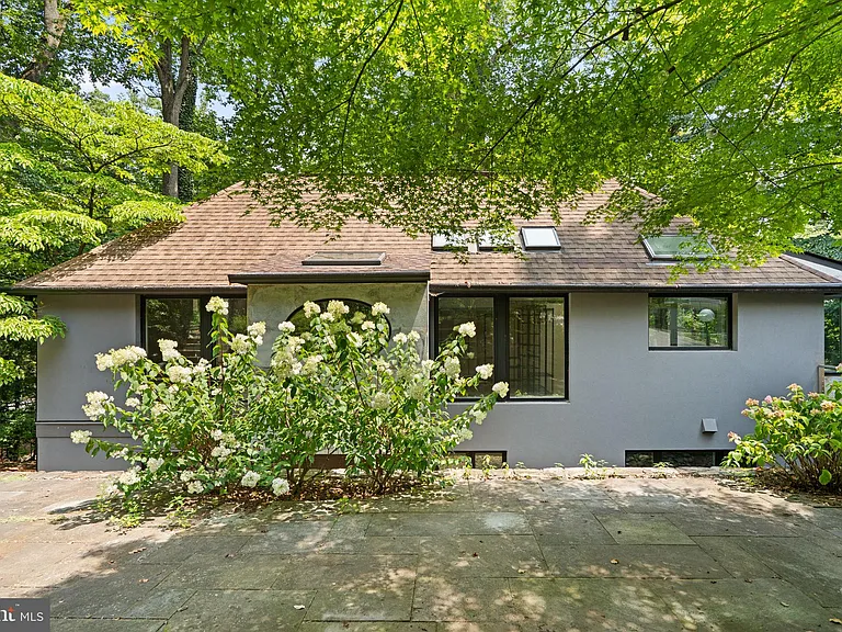 5517 Mohican Rd — Photo 2