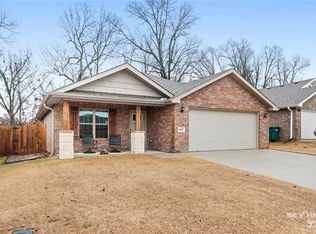 1607 S K Pl, Rogers, AR 72756