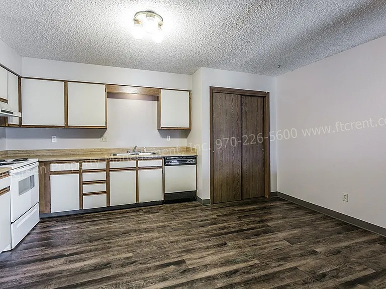 348 Terri Dr — Photo 23