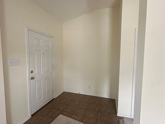 3rd image of 1315 Huntsville Dr
