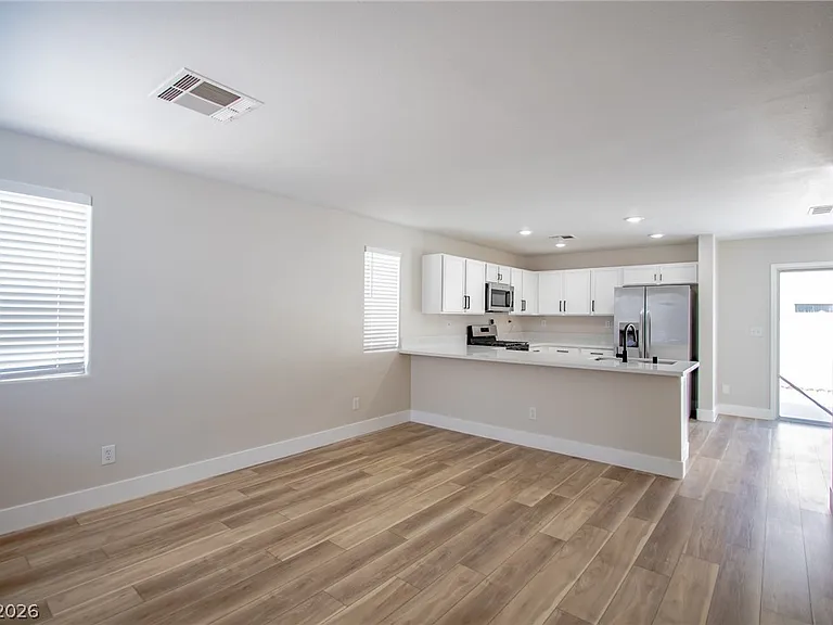 2108 Sandy Ln — Photo 3