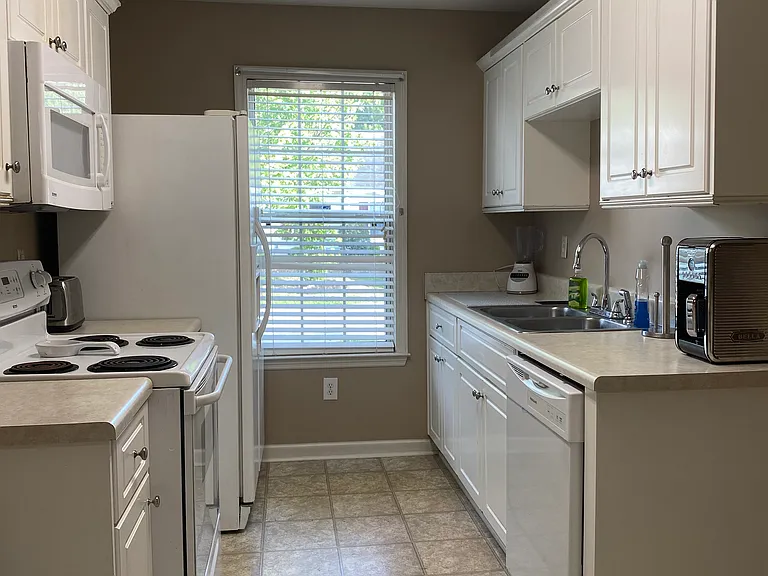 Regency Park Dr — Photo 6