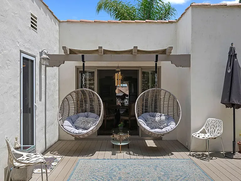 1212 W Micheltorena St — Photo 8