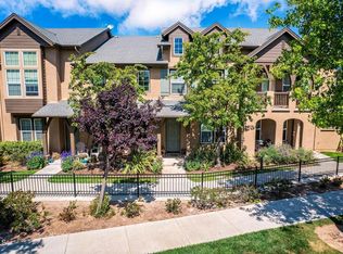 337 Feather River Pl, Oxnard, CA 93036